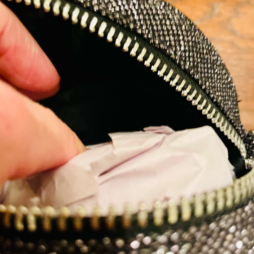💎🆕NWT💎🆕💎Skinny Dip🆕💎 Shimmer Rocker Purse - Picture 5 of 6